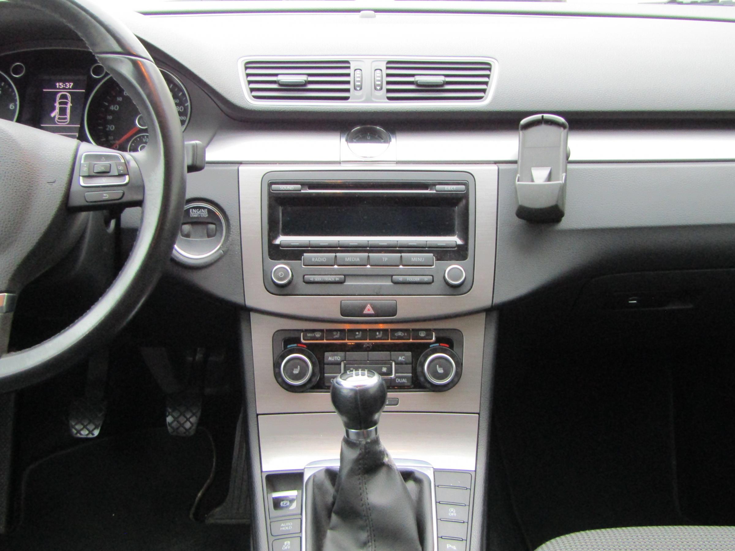 Volkswagen Passat, 2011 - pohled č. 11
