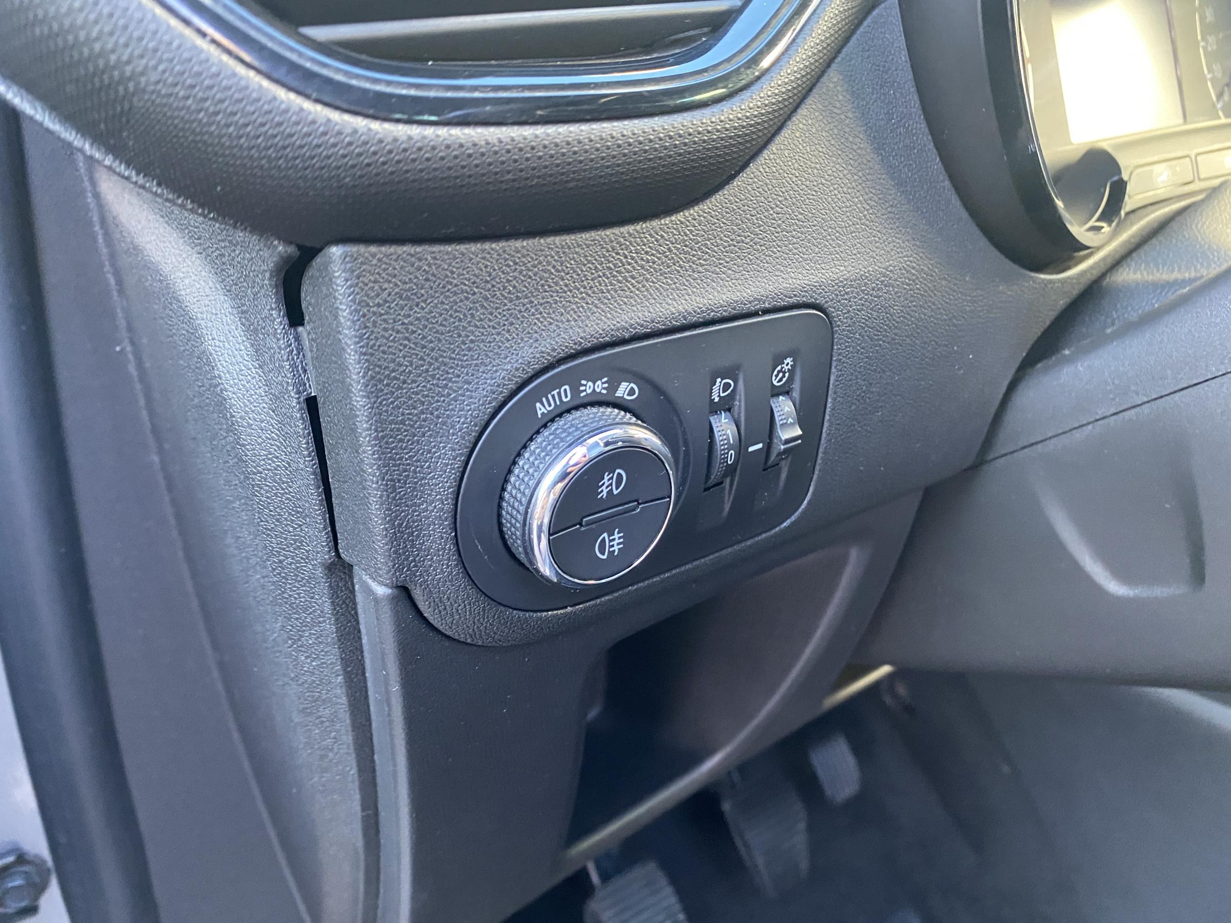 Vauxhall Crossland X, 2019 - pohled č. 15