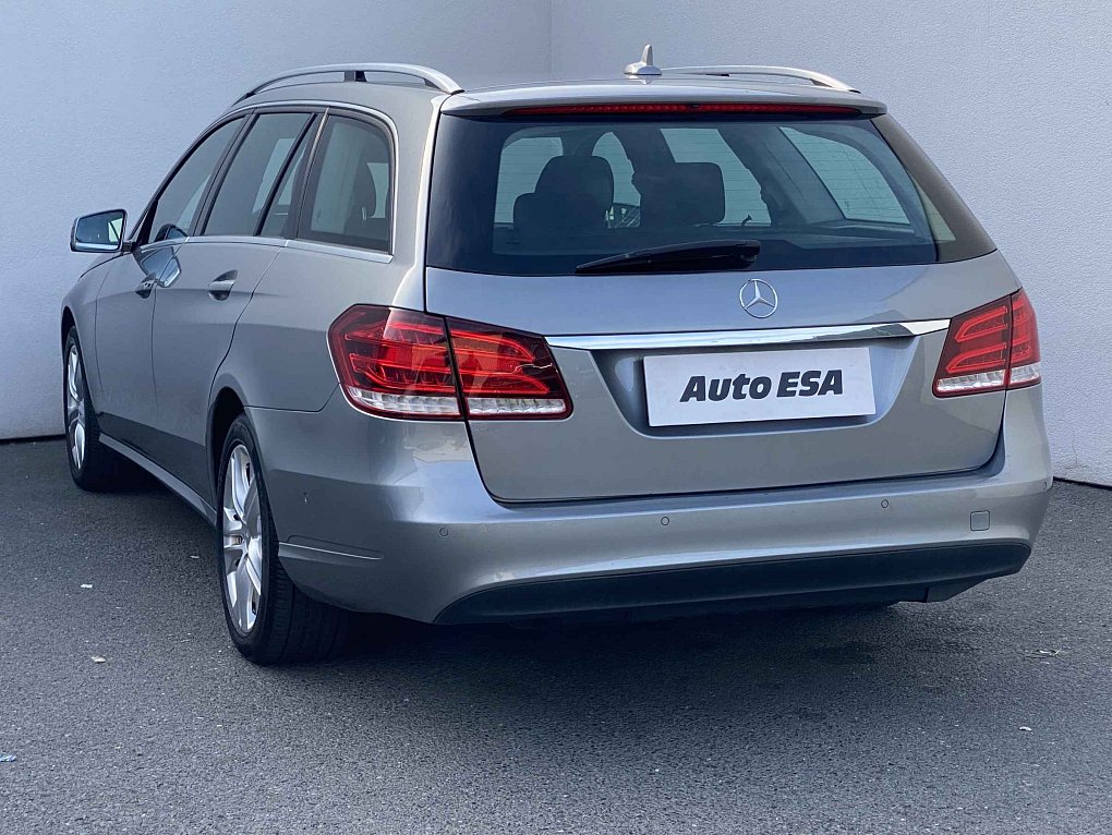 Mercedes-Benz Třída E 2.1 CDi Avantgarde E200