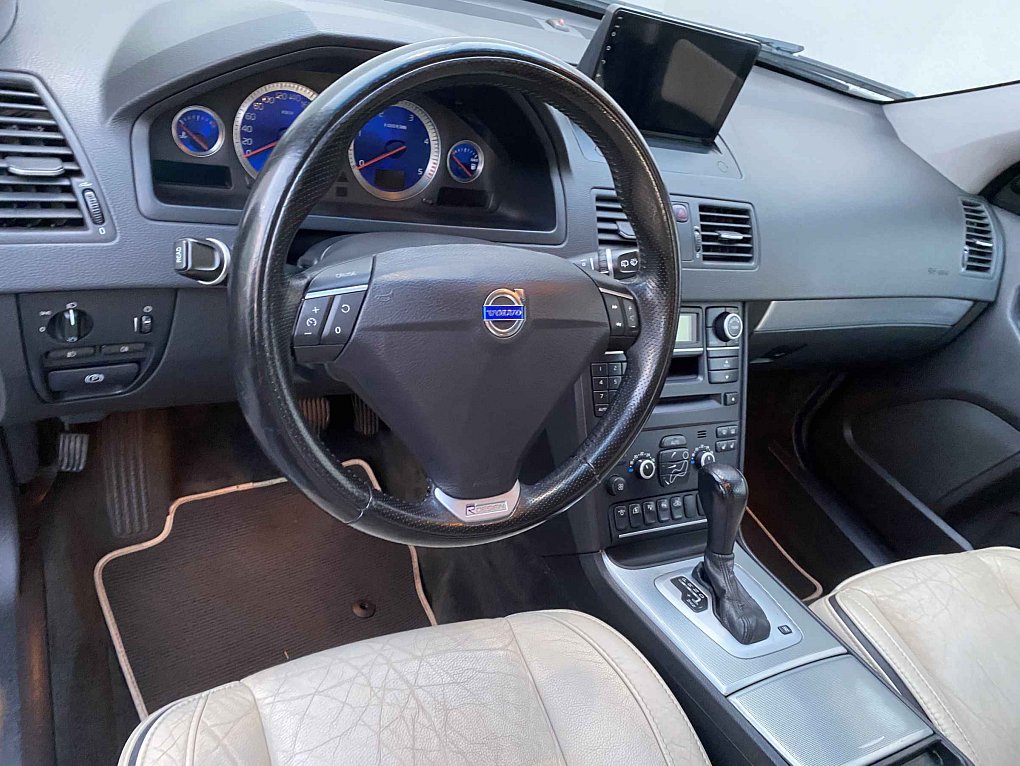 Volvo XC90 2.4 D5 R-design 4X4 7míst