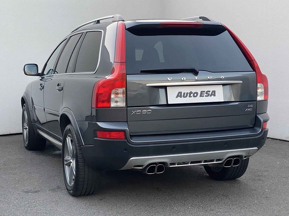 Volvo XC90 2.4 D5 R-design 4X4 7míst