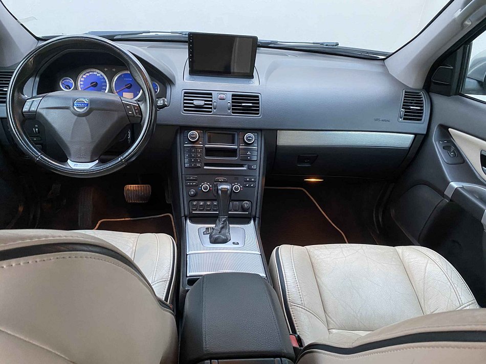 Volvo XC90 2.4 D5 R-design 4X4 7míst
