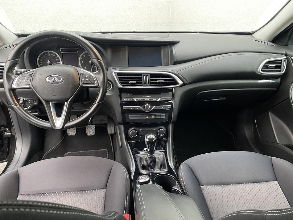 Infiniti Q30 1.5 D 