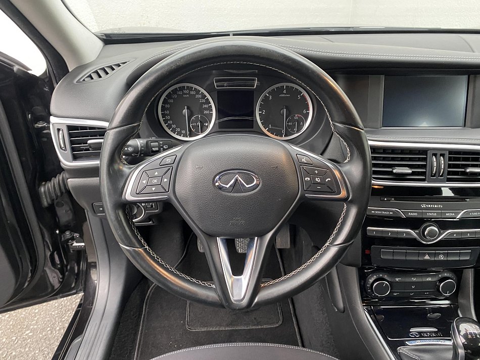 Infiniti Q30 1.5 D 