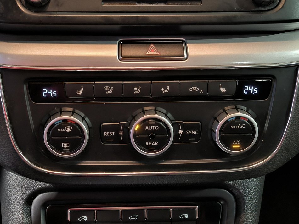 Volkswagen Sharan 2.0 TDi 