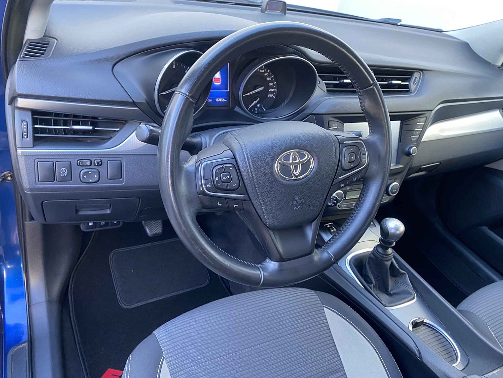 Toyota Avensis 2.0D-4D 