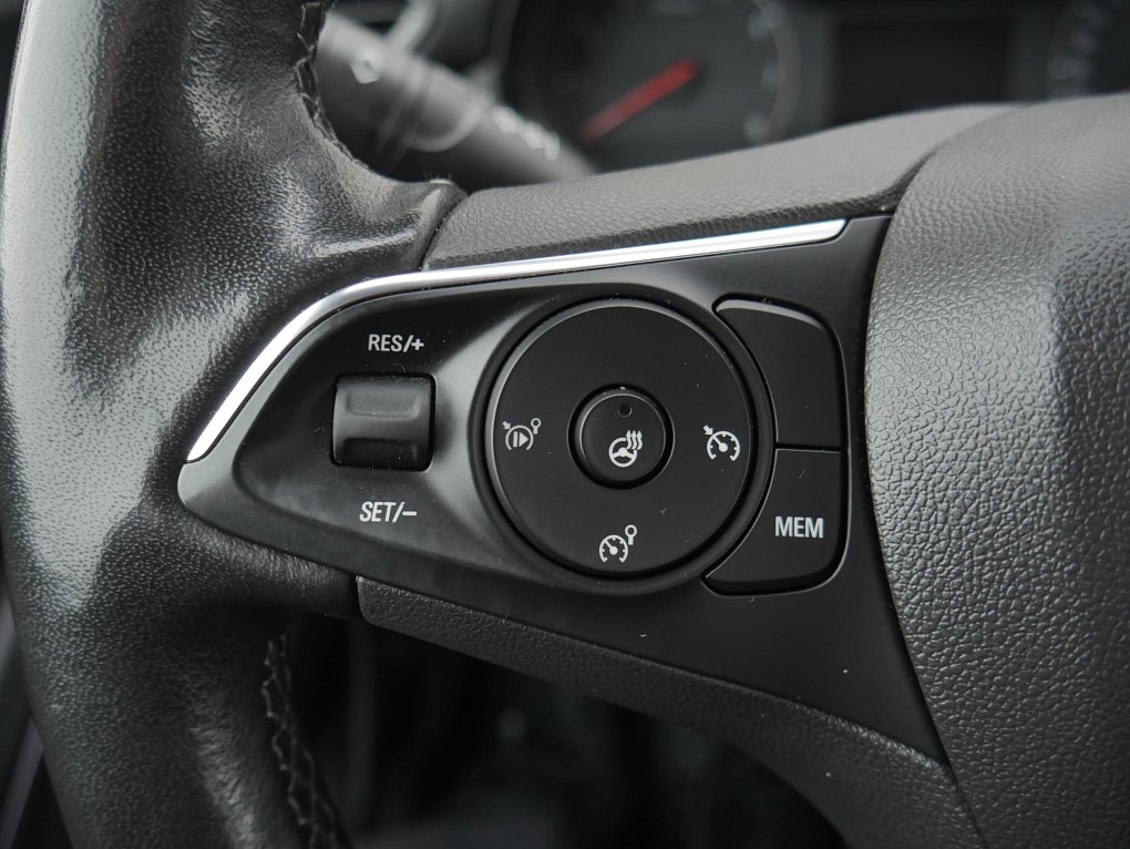 Opel Crossland 1.2 PT 