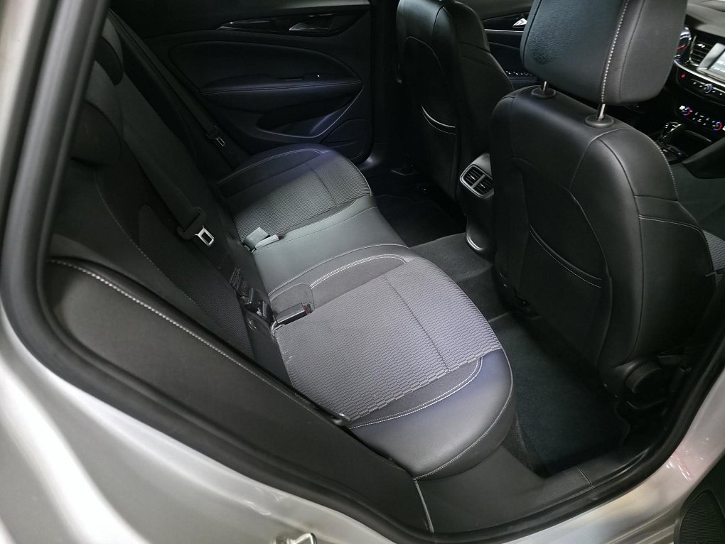 Opel Insignia 2.0 CDTi 