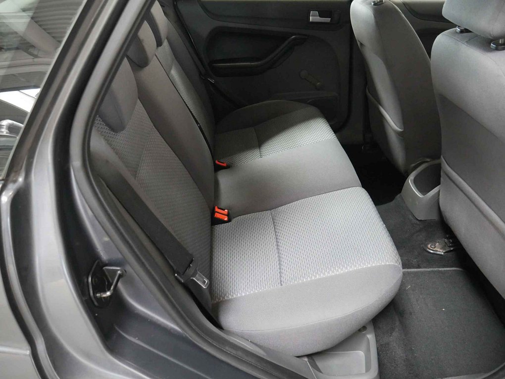 Ford Focus 1.6i 