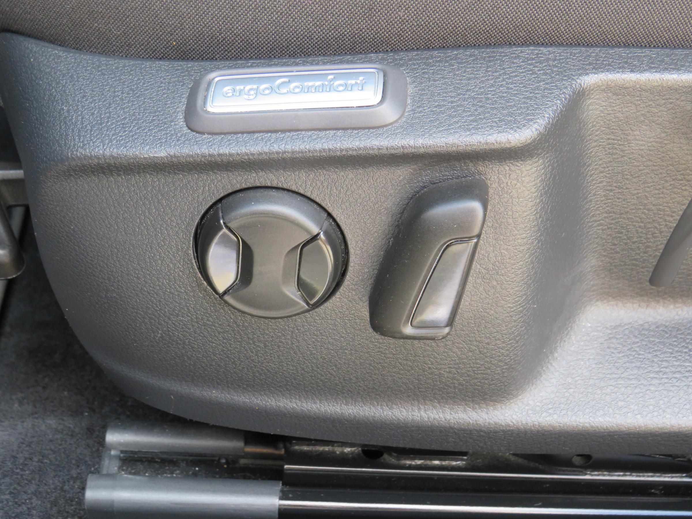 Volkswagen Passat, 2020 - pohled č. 22