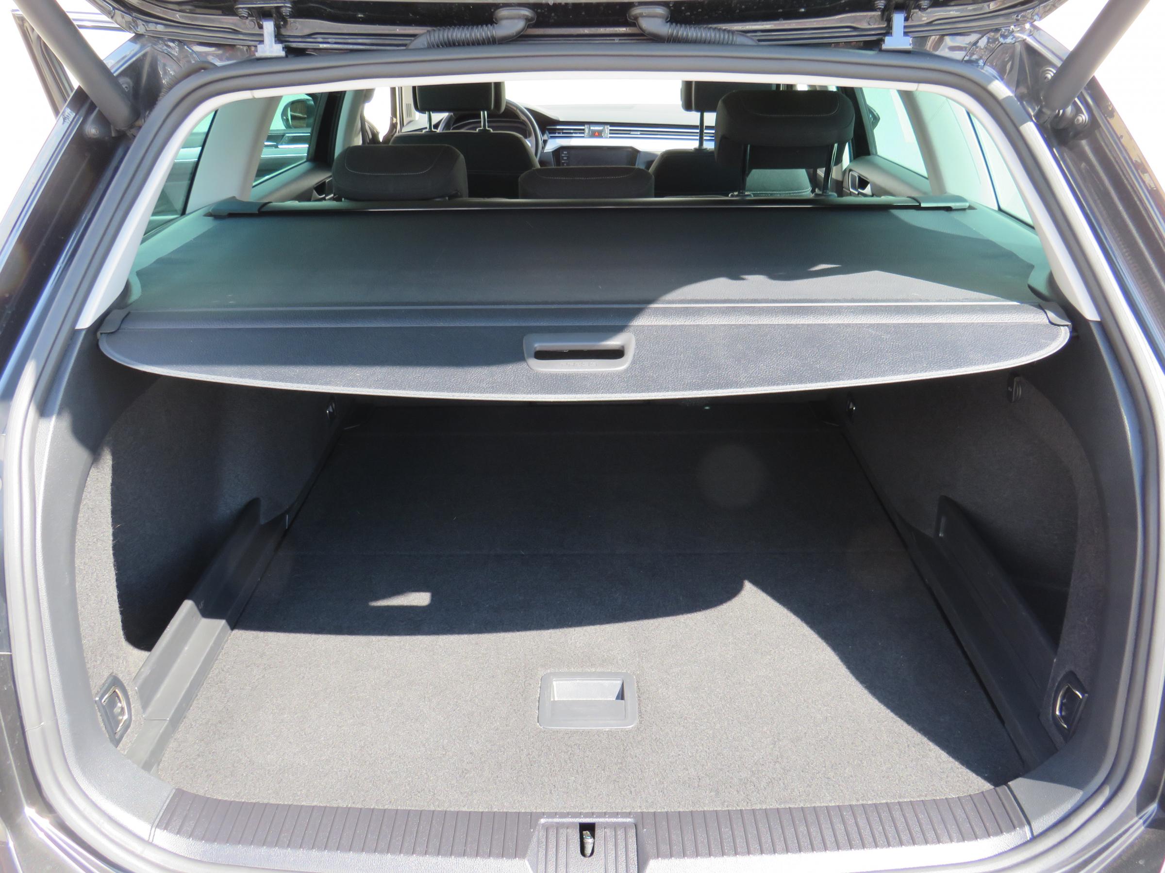 Volkswagen Passat, 2020 - pohled č. 7