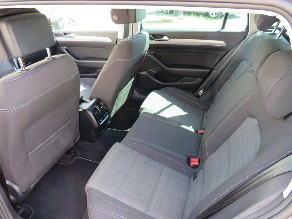 Volkswagen Passat 2.0 TDi Business