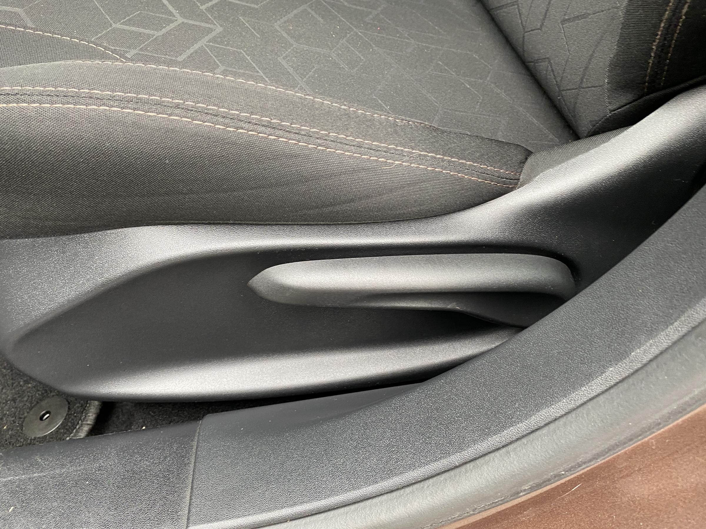 Peugeot 2008, 2013 - pohled č. 14