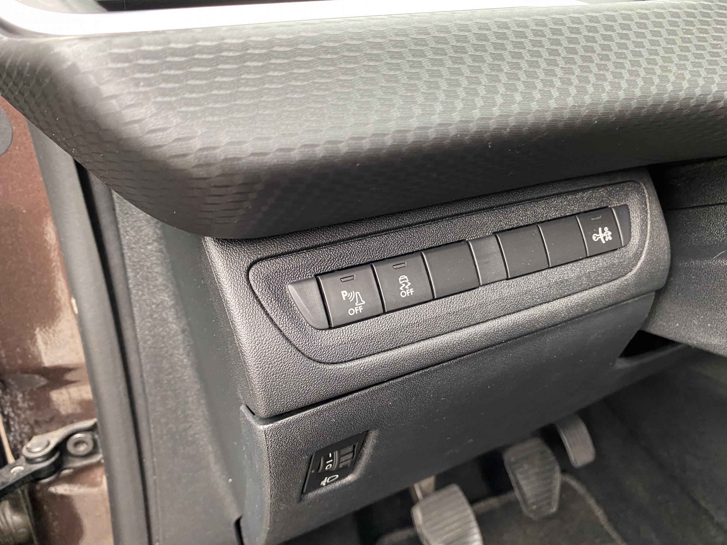 Peugeot 2008, 2013 - pohled č. 15