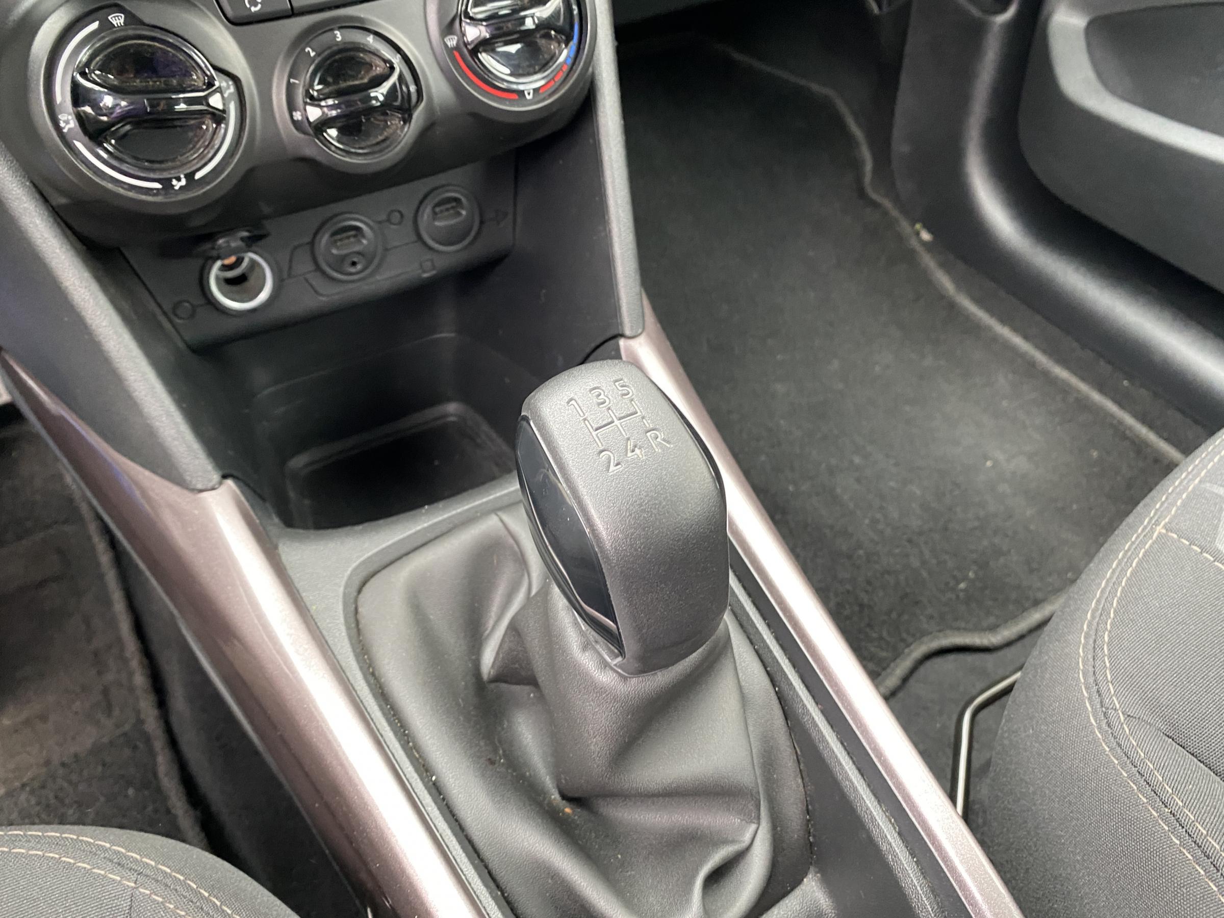 Peugeot 2008, 2013 - pohled č. 16