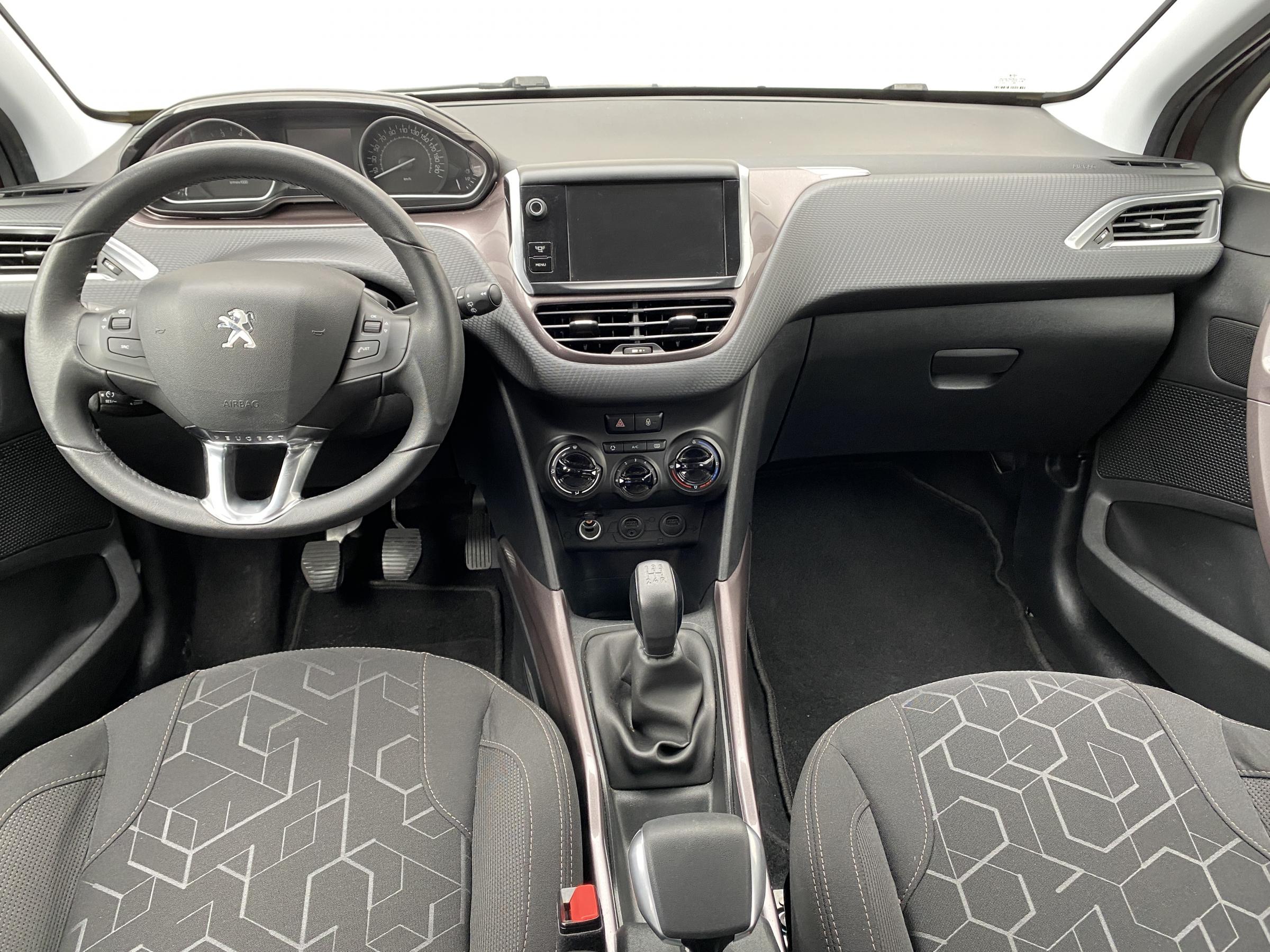 Peugeot 2008, 2013 - pohled č. 8