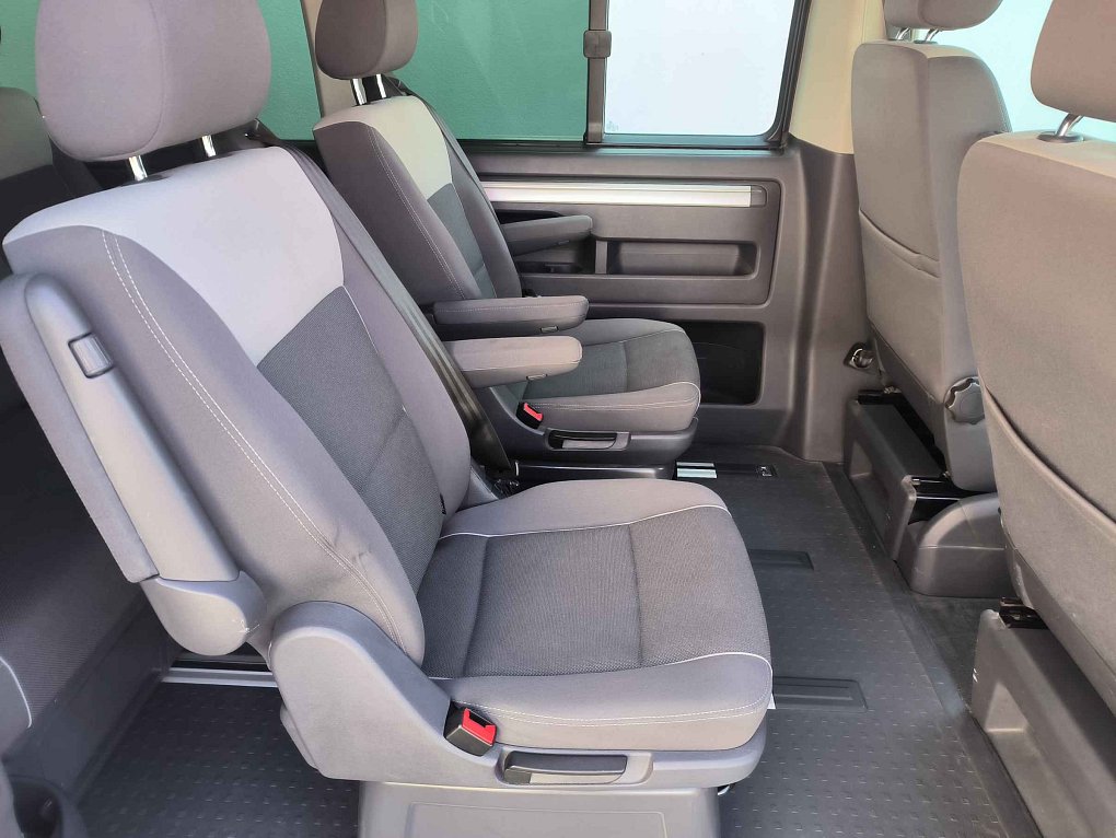 Volkswagen Multivan 2.0TDi 