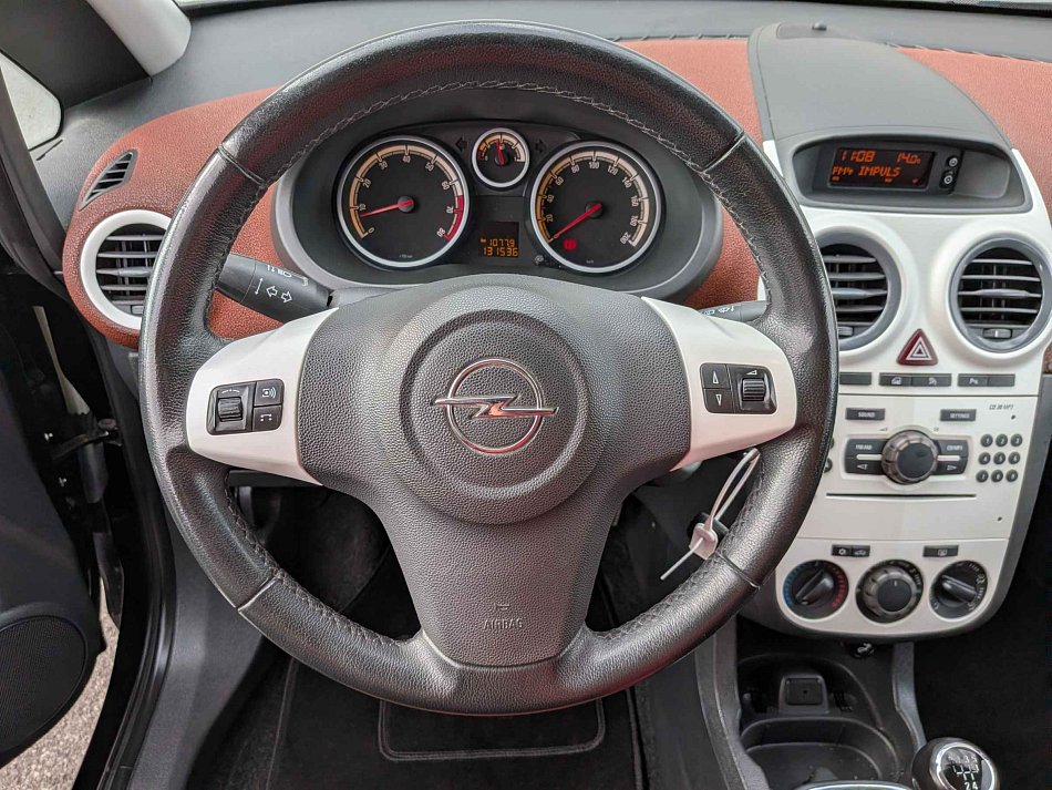Opel Corsa 1.4i 