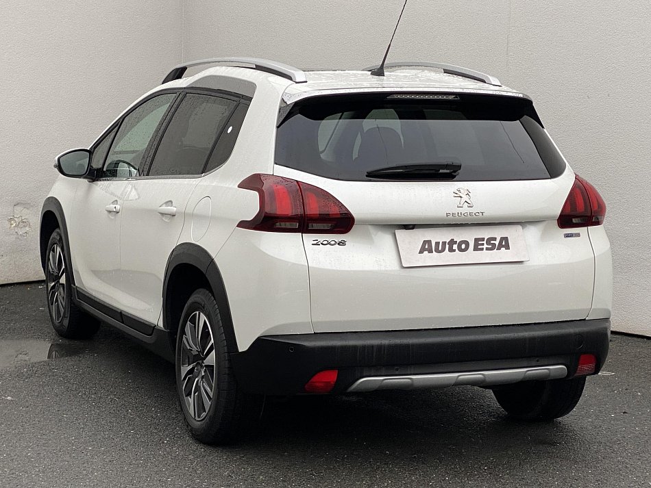 Peugeot 2008 1.2PT Allure