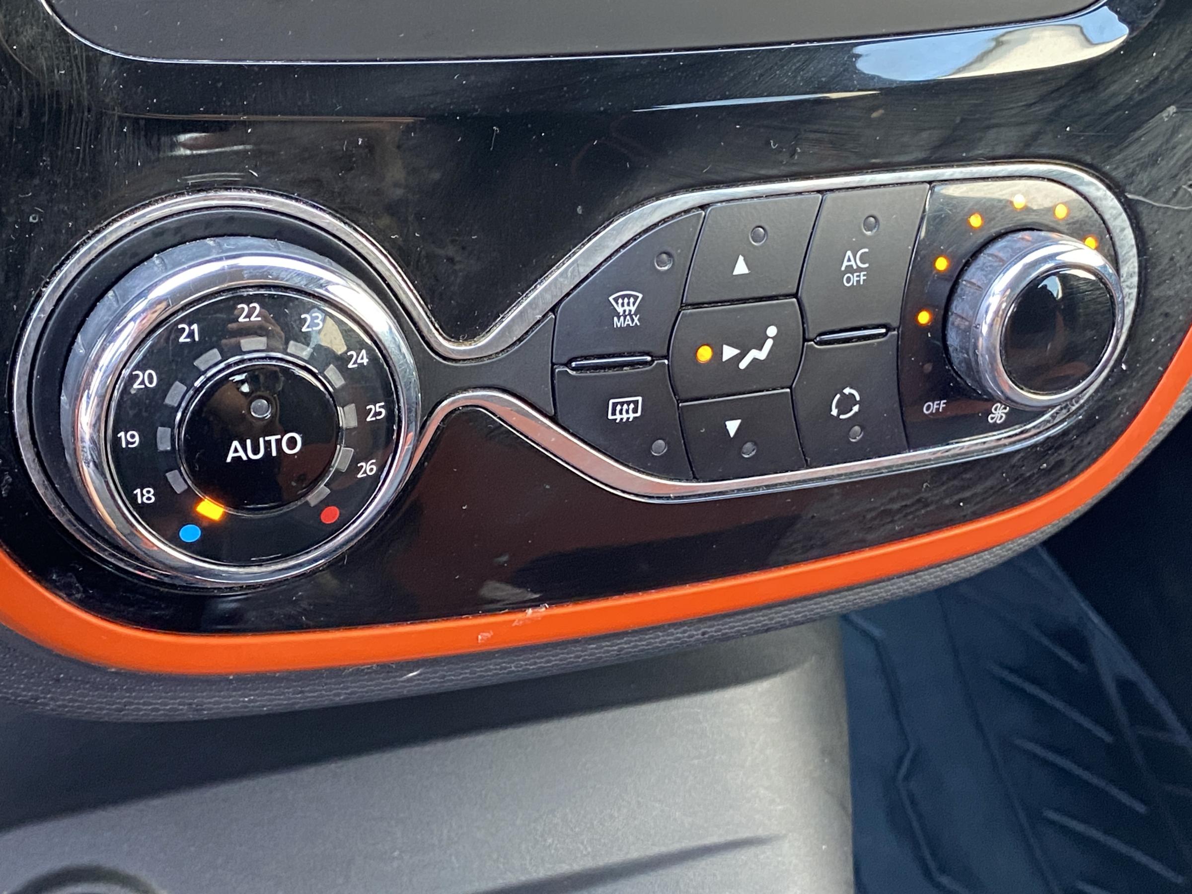 Renault Captur, 2015 - pohled č. 16