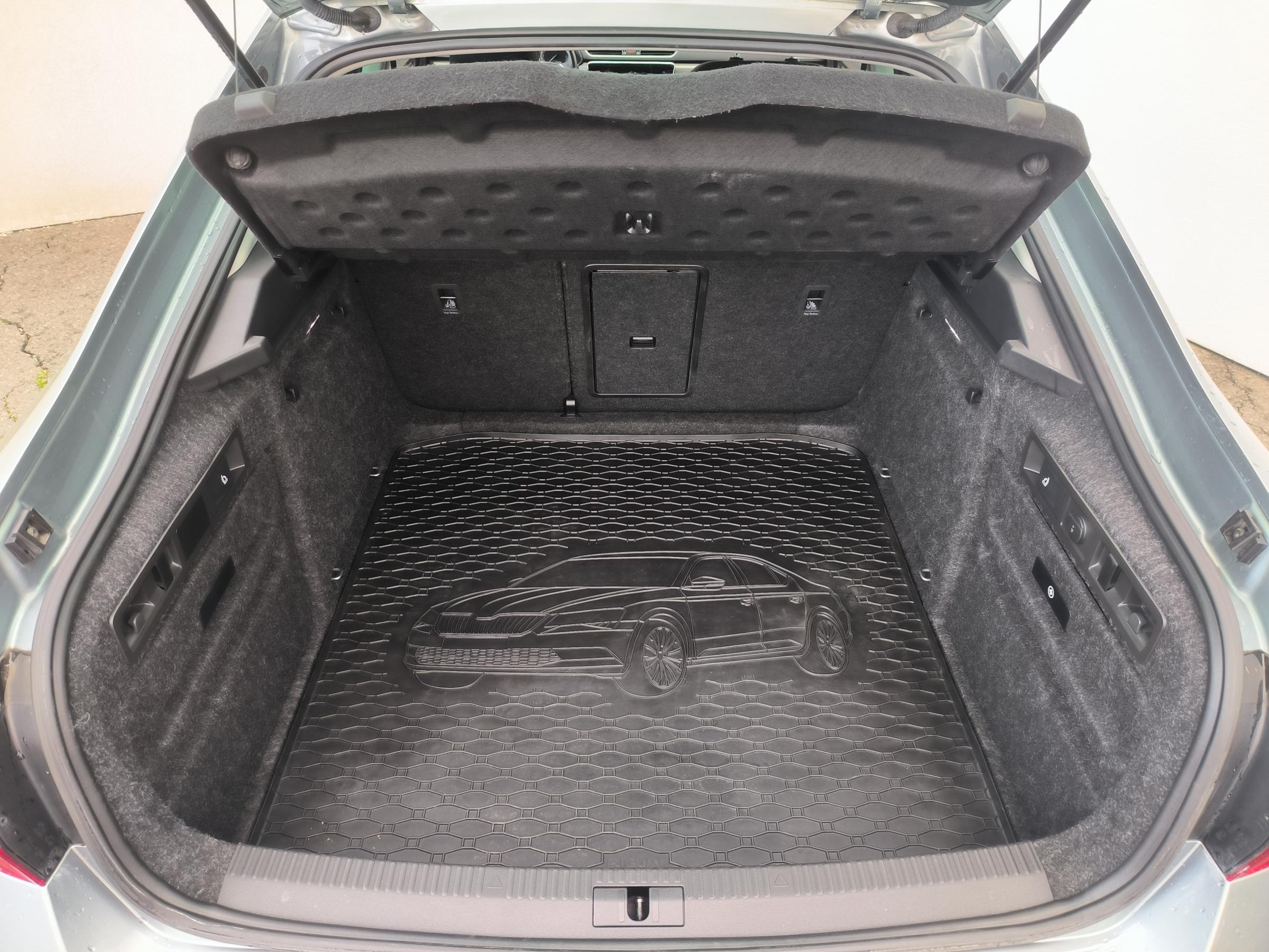 Škoda Superb III, 2021 - pohled č. 7