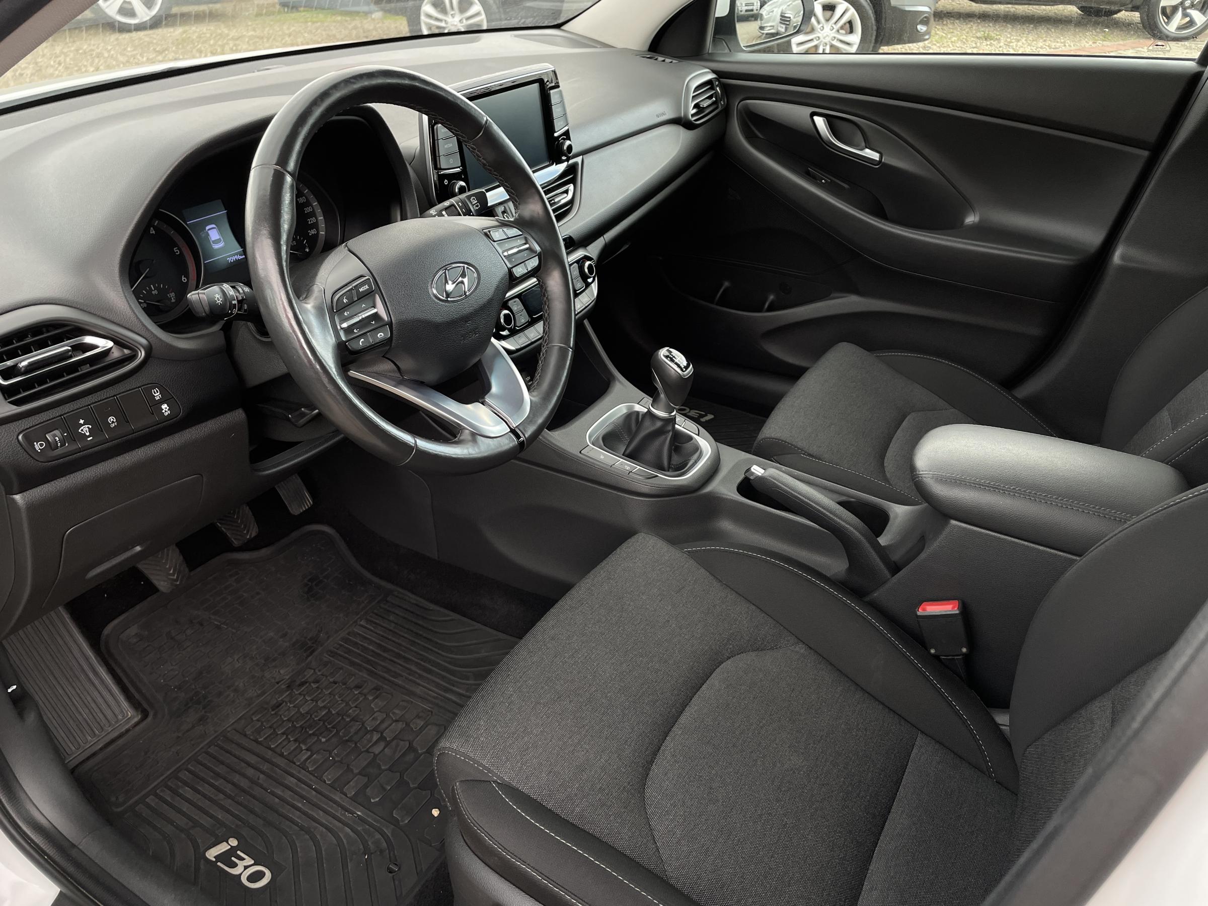 Hyundai i30, 2022 - pohled č. 10
