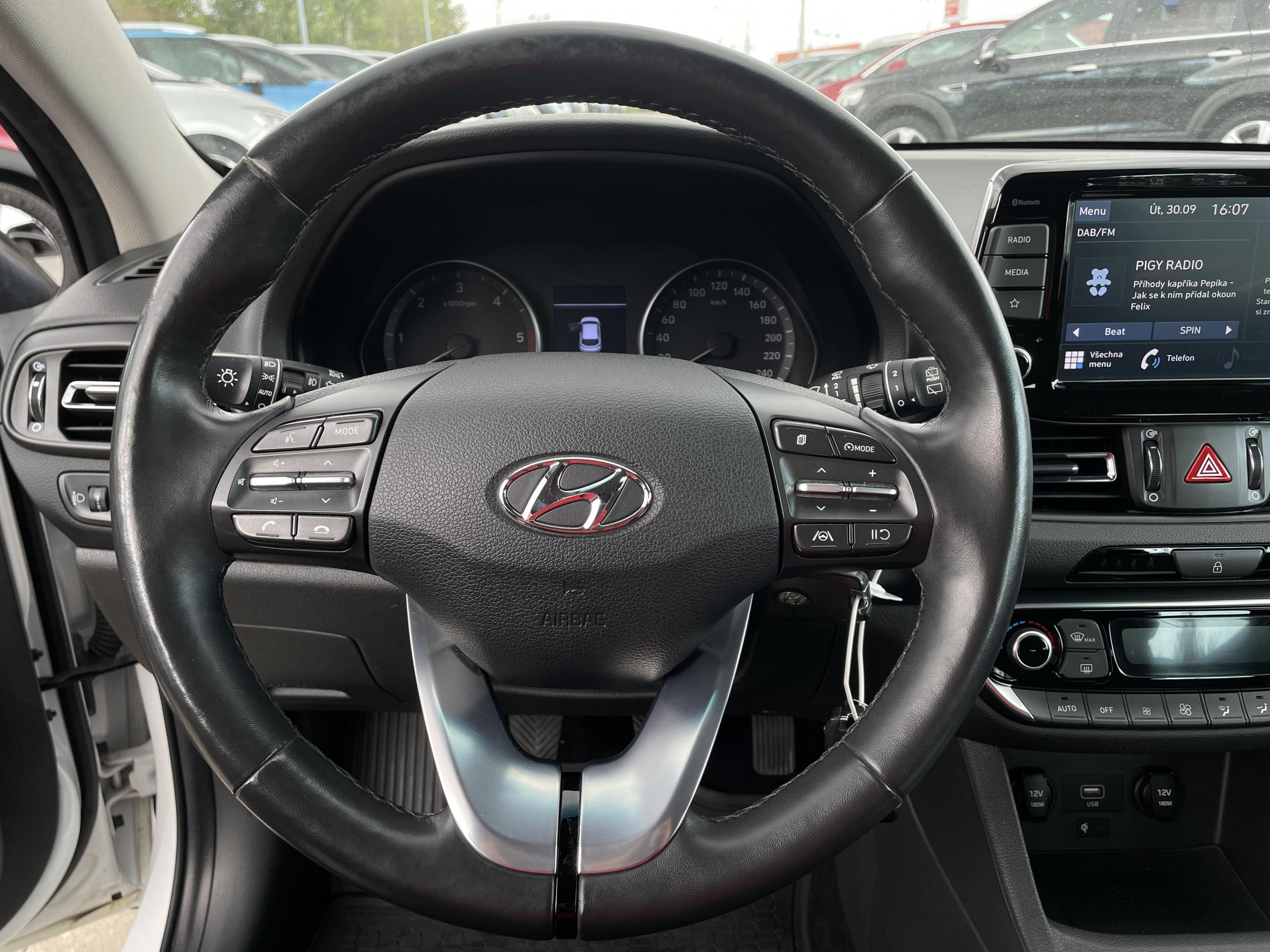 Hyundai i30, 2022 - pohled č. 16