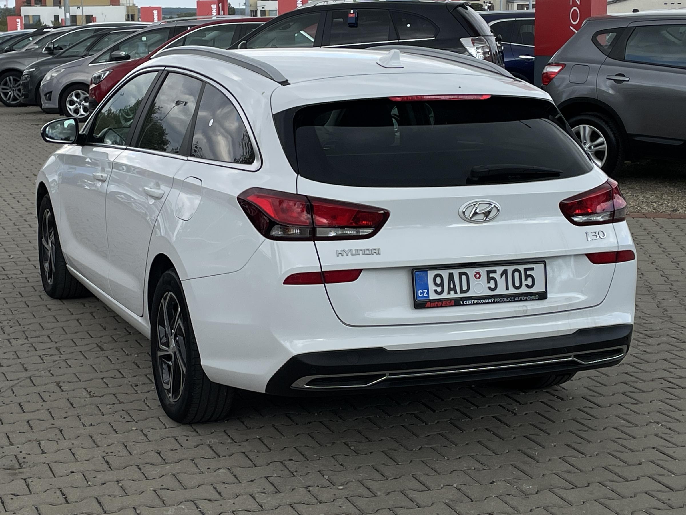 Hyundai i30, 2022 - pohled č. 6