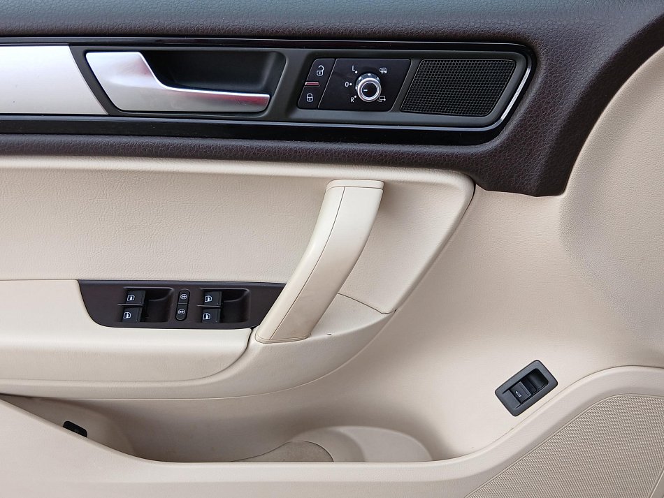 Volkswagen Touareg 3.0 TDi  4x4