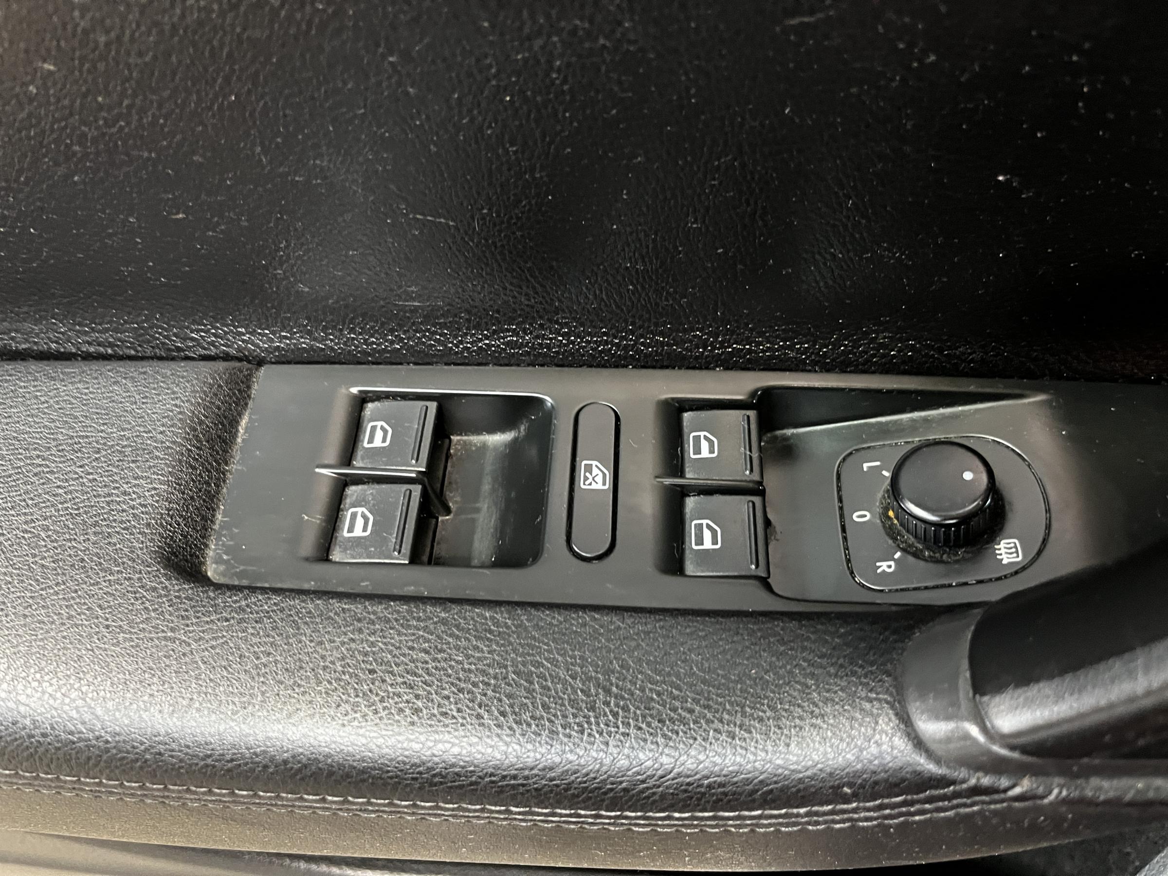 Volkswagen Passat, 2014 - pohled č. 12