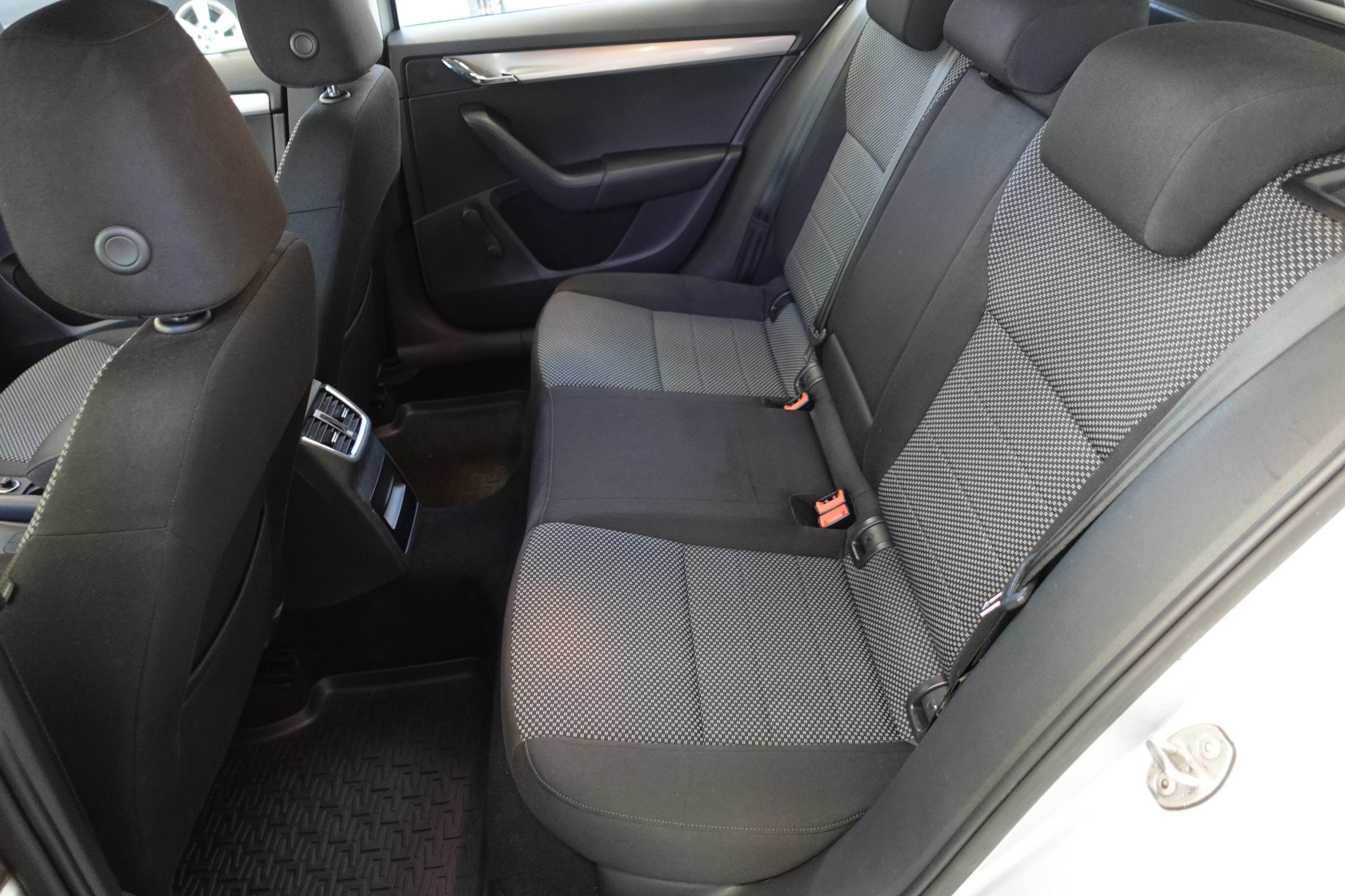 Škoda Octavia III, 2017 - pohled č. 10