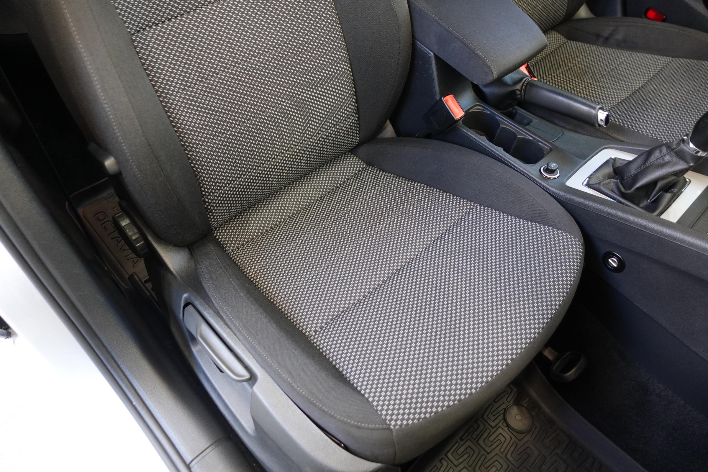 Škoda Octavia III, 2017 - pohled č. 11