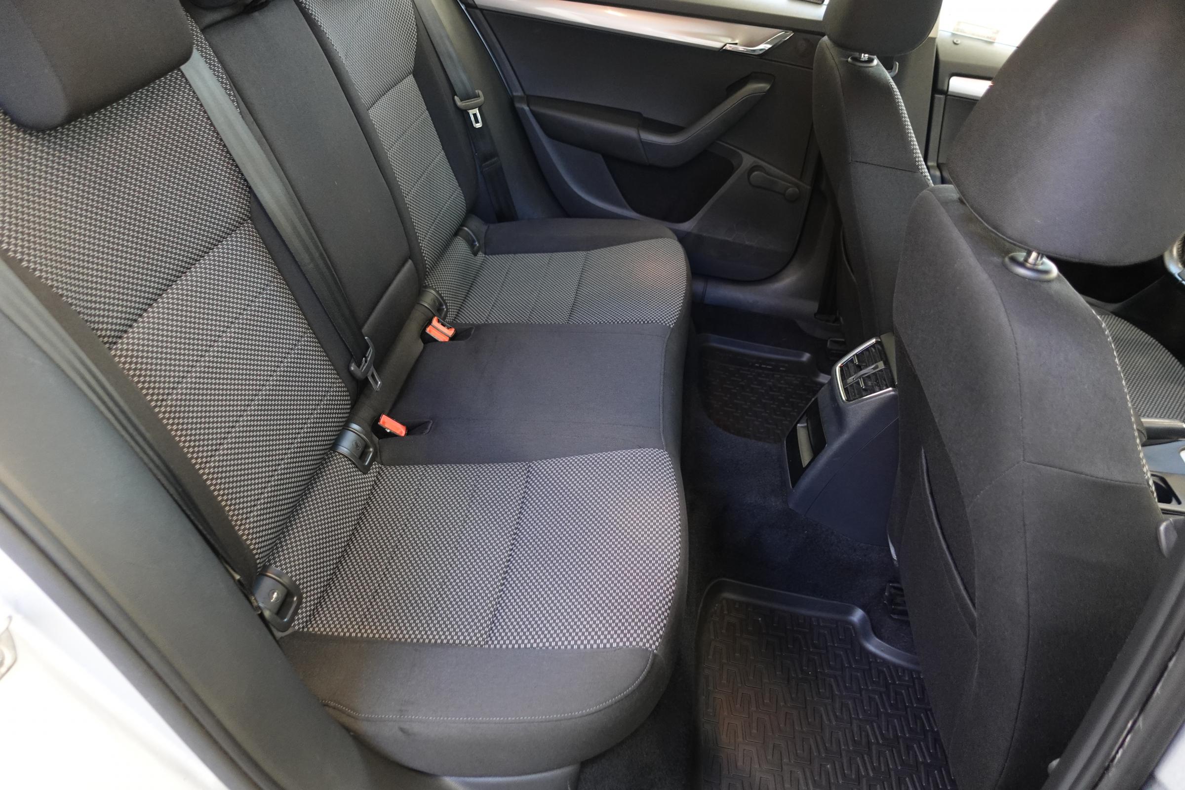 Škoda Octavia III, 2017 - pohled č. 12