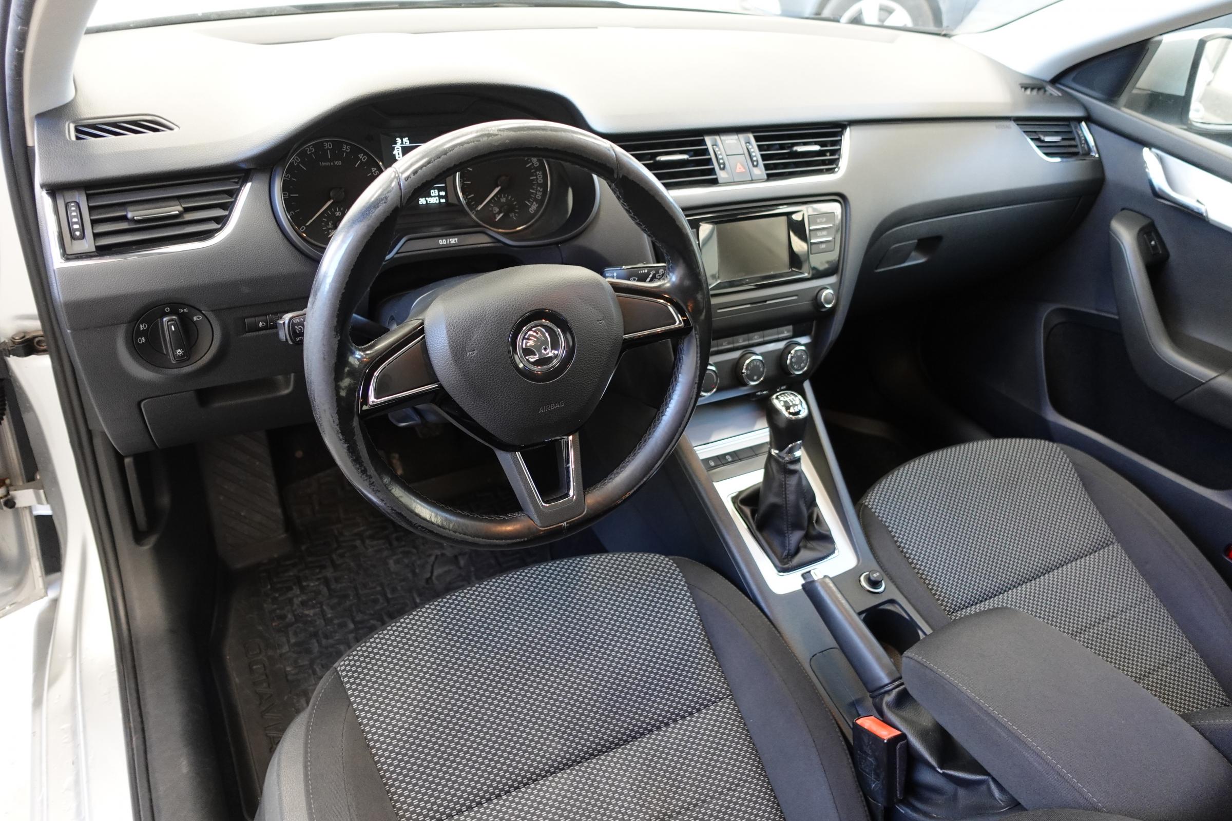 Škoda Octavia III, 2017 - pohled č. 18