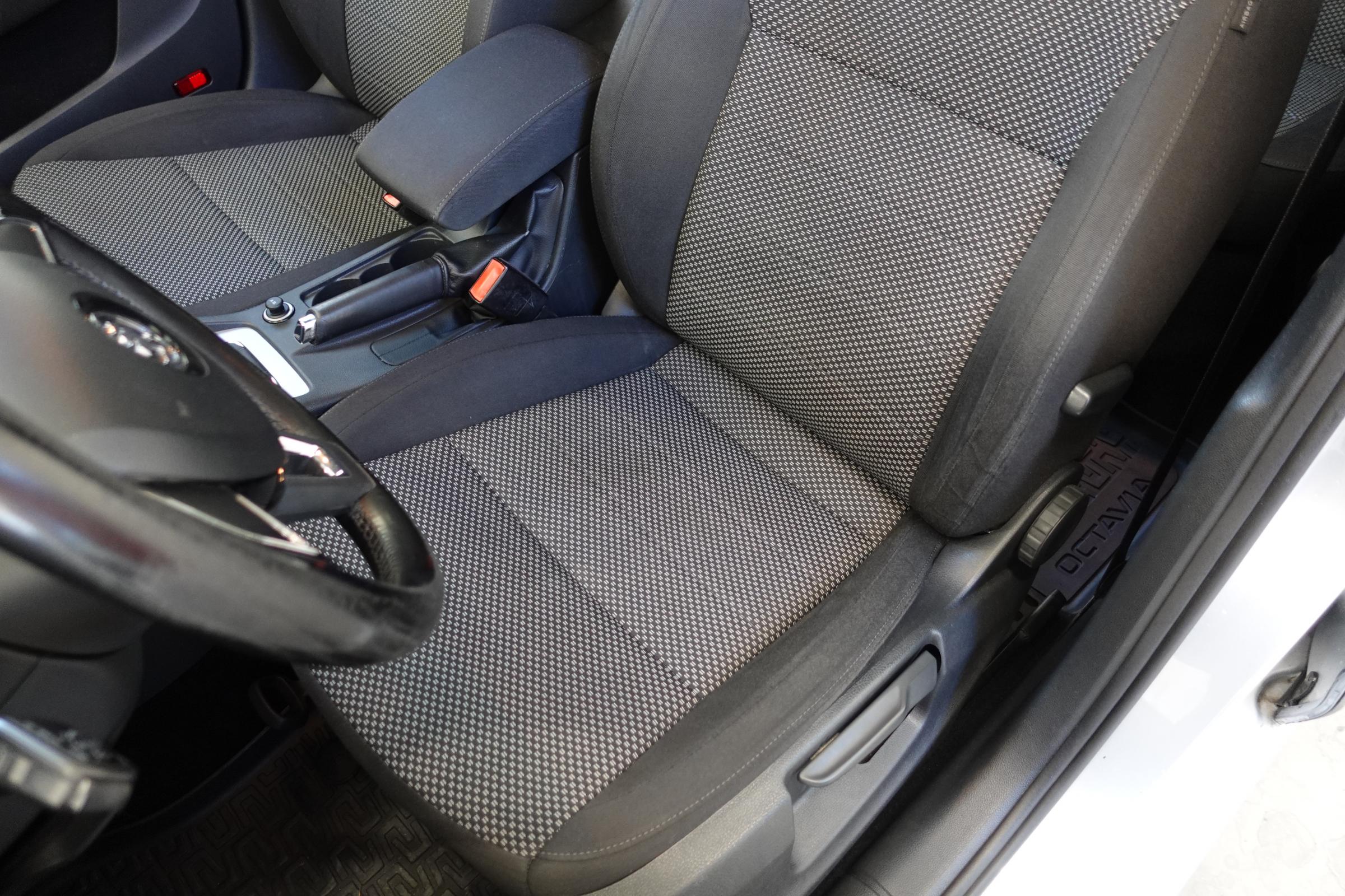 Škoda Octavia III, 2017 - pohled č. 9