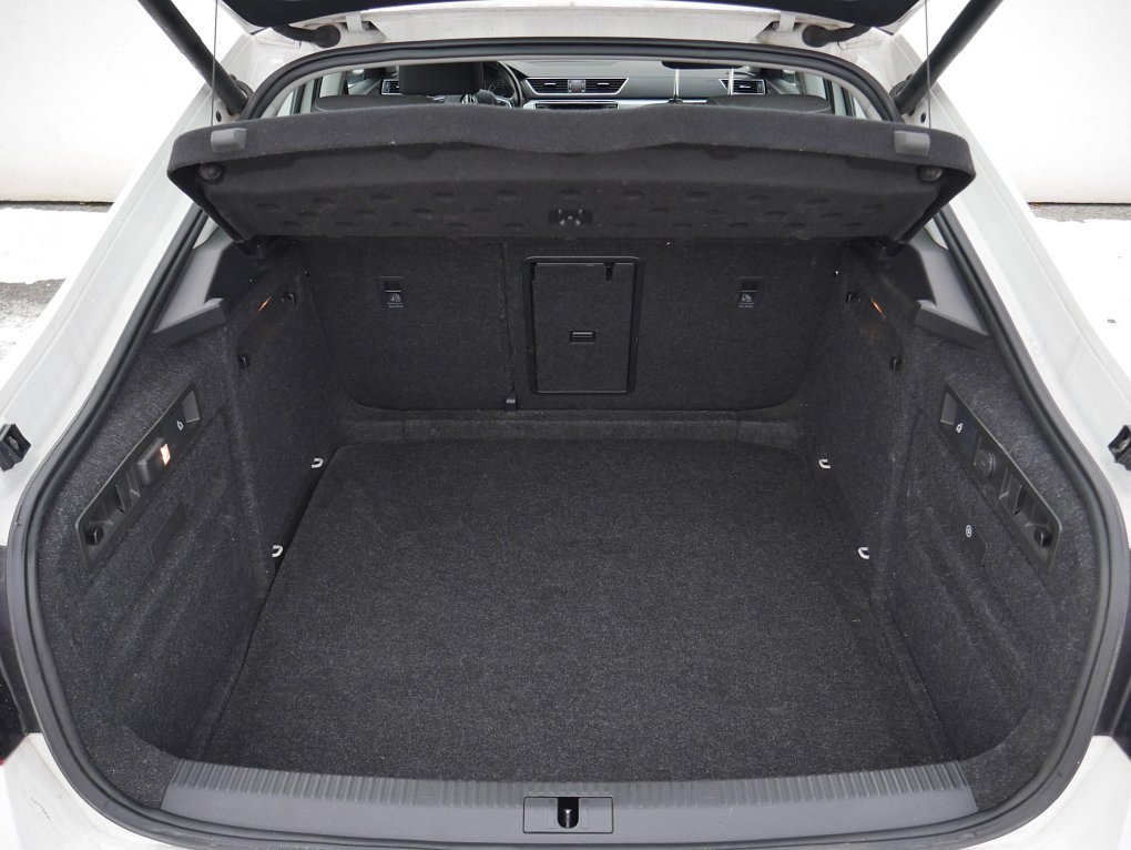 Škoda Superb III 2.0 TDi Ambition