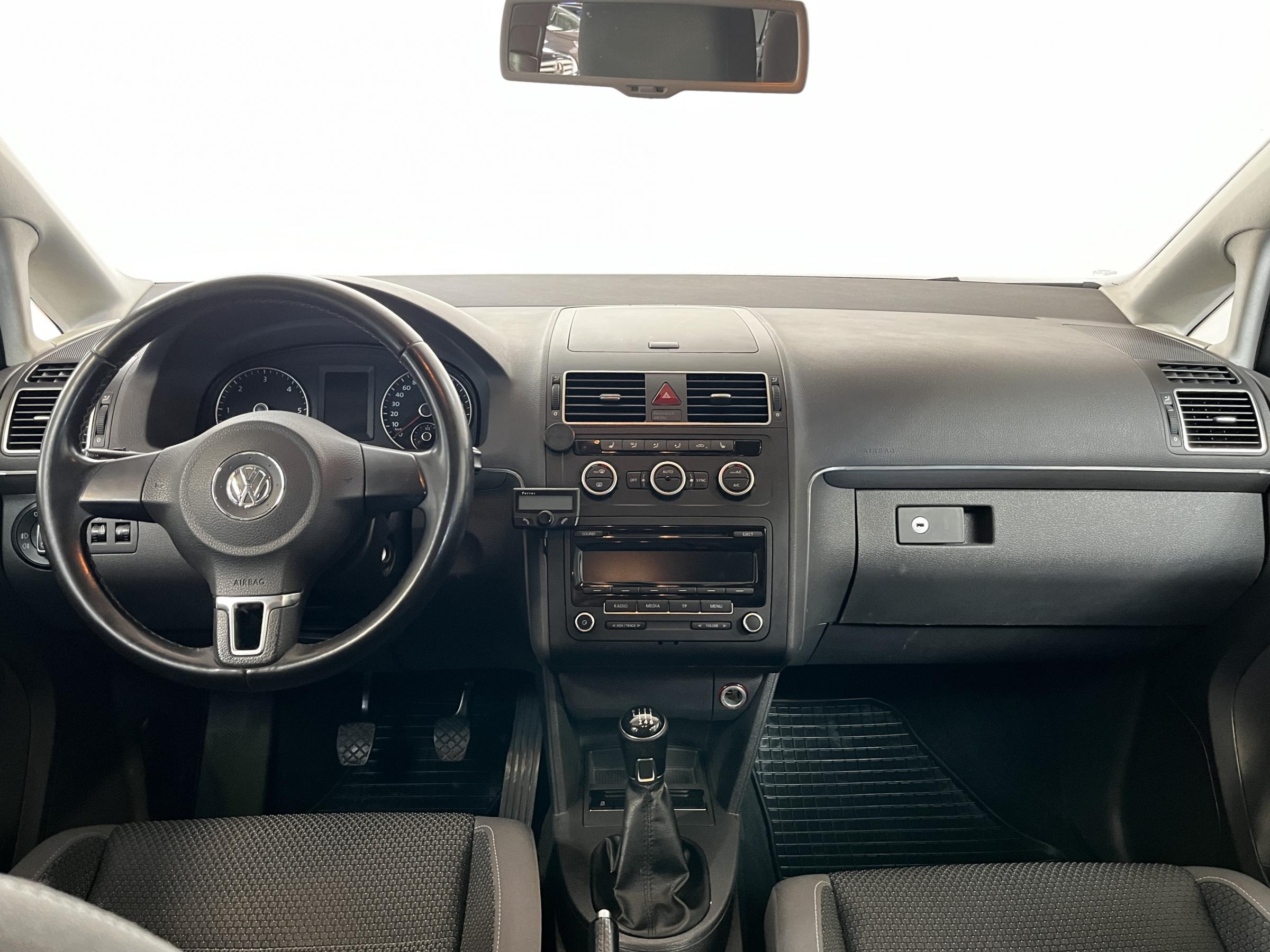 Volkswagen Touran, 2012 - pohled č. 8
