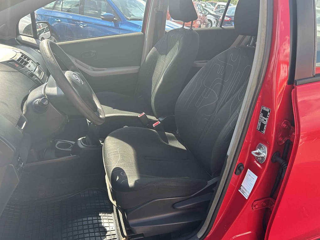 Toyota Yaris 1.0i 