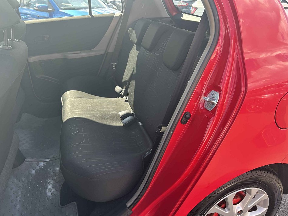 Toyota Yaris 1.0i 