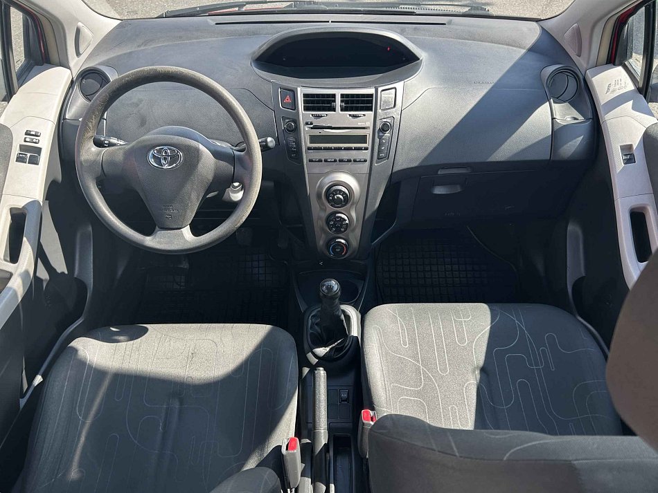 Toyota Yaris 1.0i 