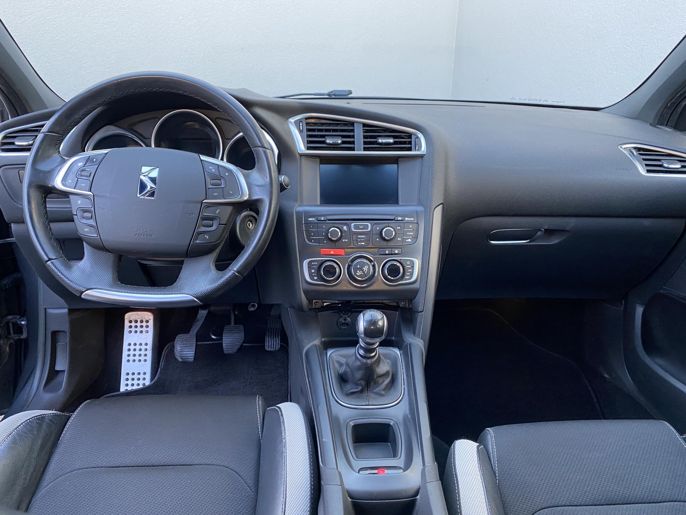 Citroën DS4, 2014 - pohled č. 8