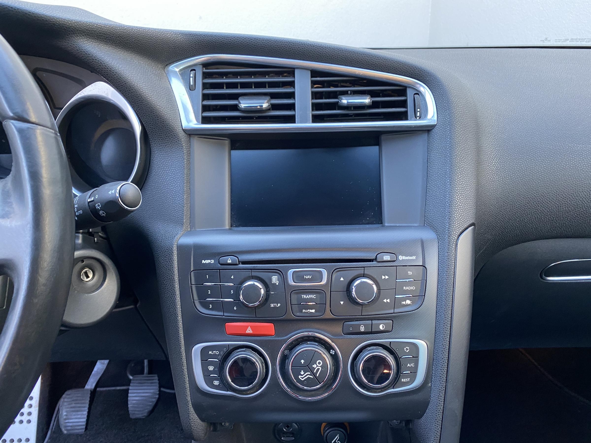 Citroën DS4, 2014 - pohled č. 9