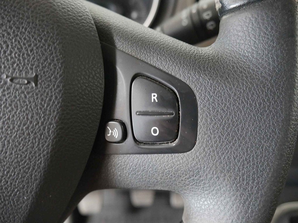 Nissan NV300 1.6dCi Premium 8míst
