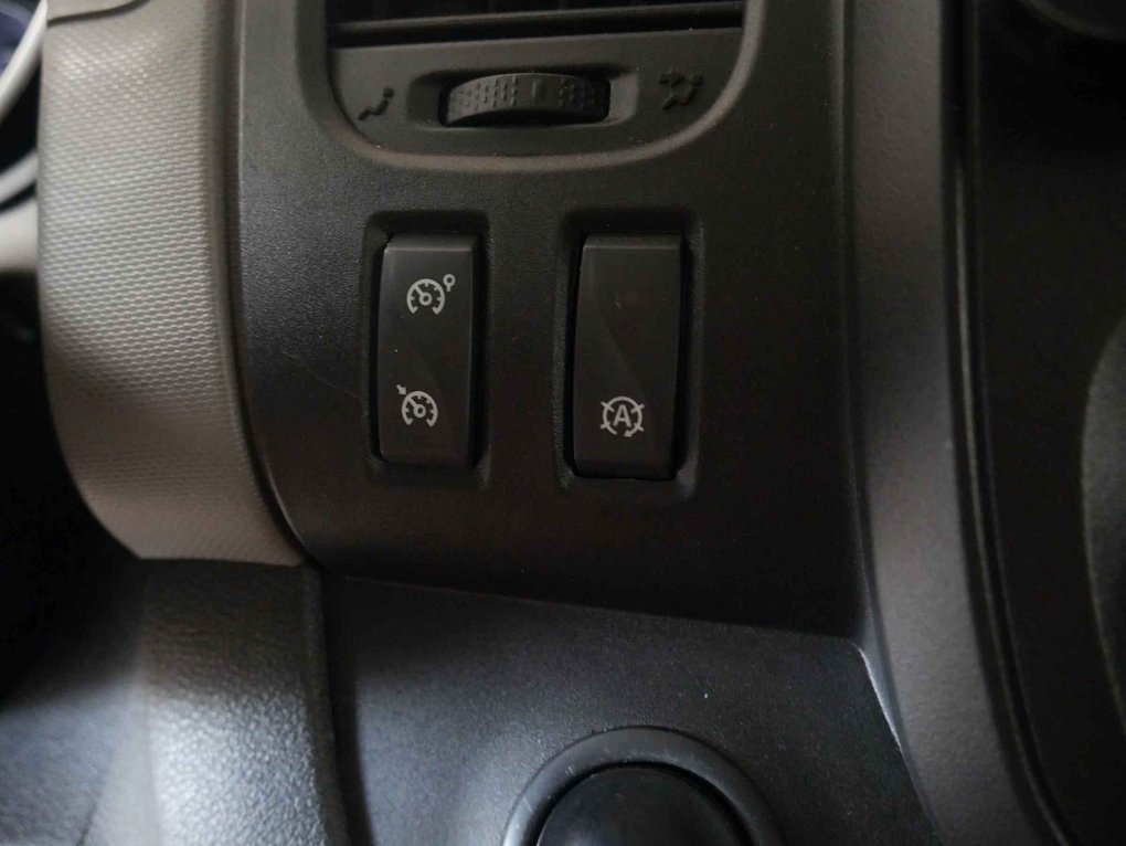 Nissan NV300 1.6dCi Premium 8míst