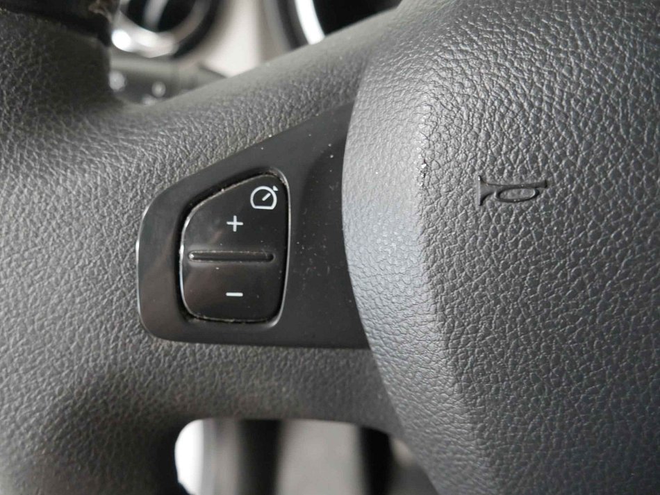 Nissan NV300 1.6dCi Premium 8míst