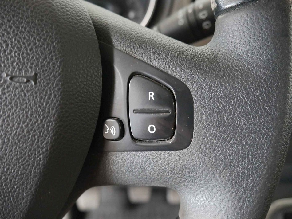 Nissan NV300 1.6dCi Premium 8míst