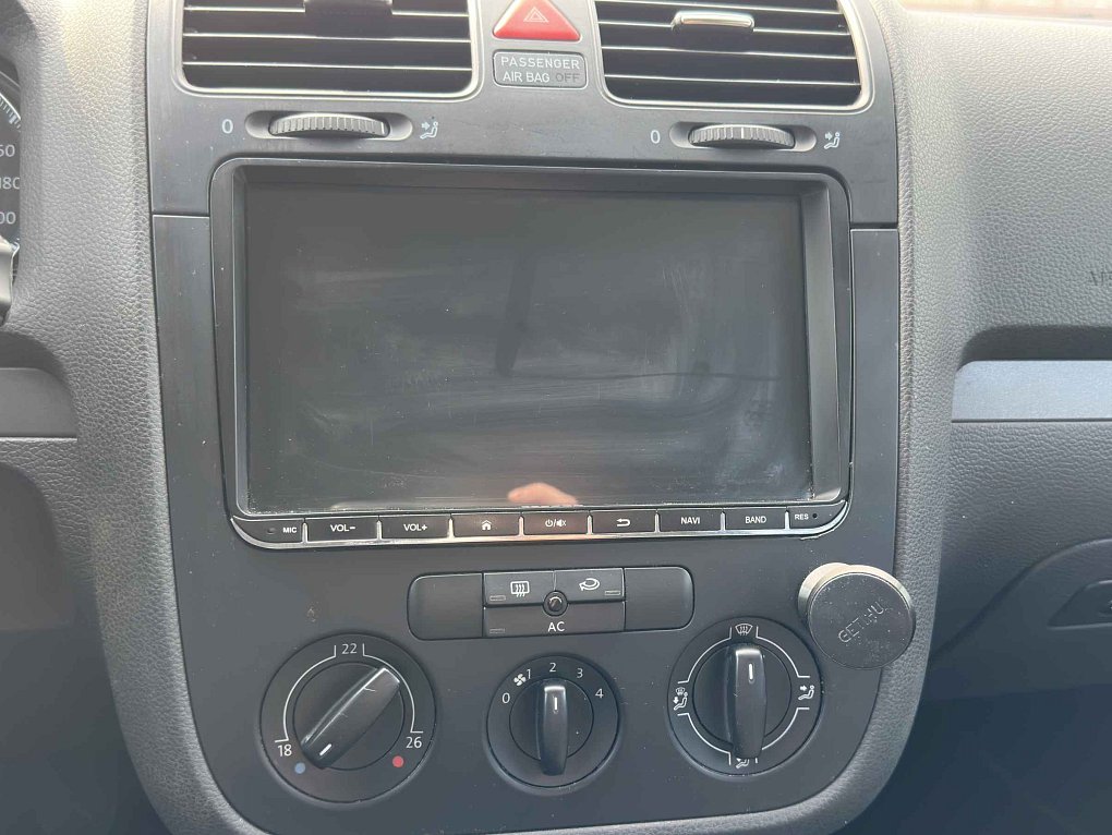 Volkswagen Golf 1.4 MPI 