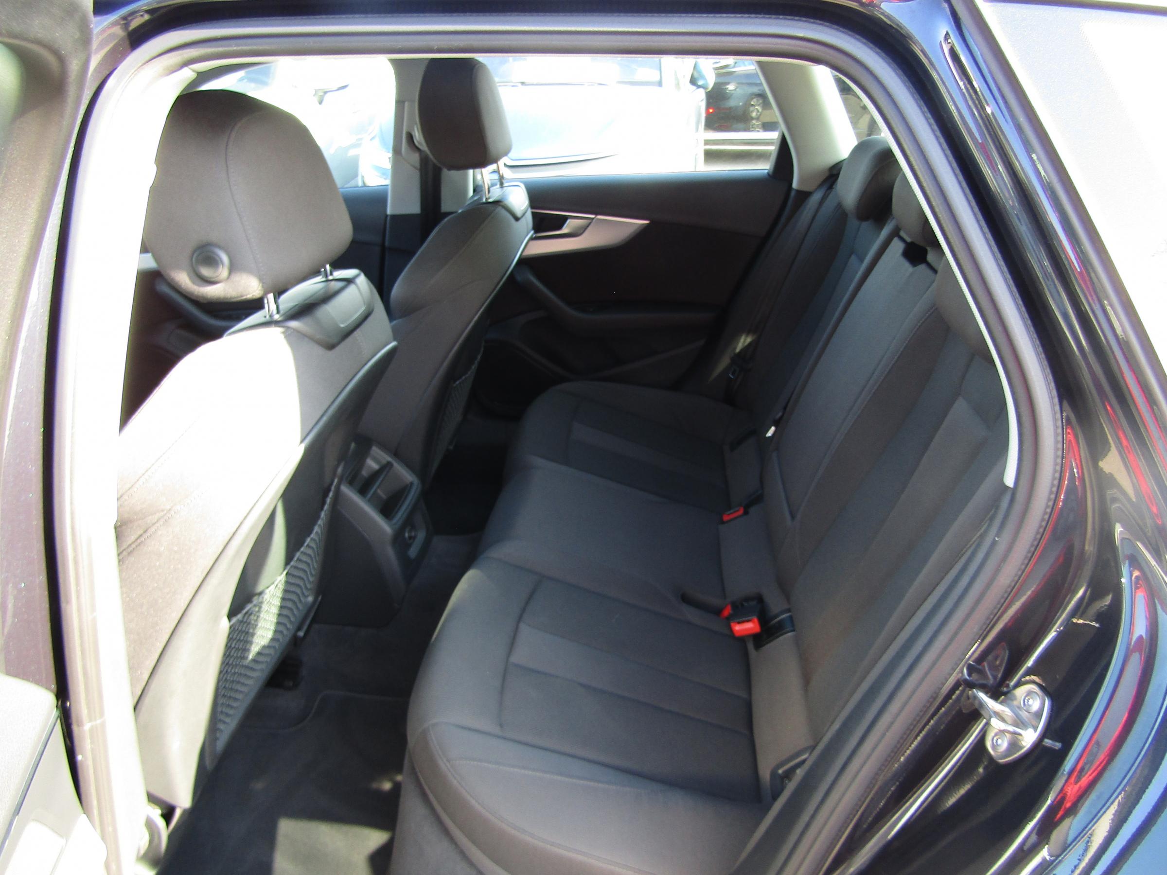 Audi A4, 2018 - pohled č. 10