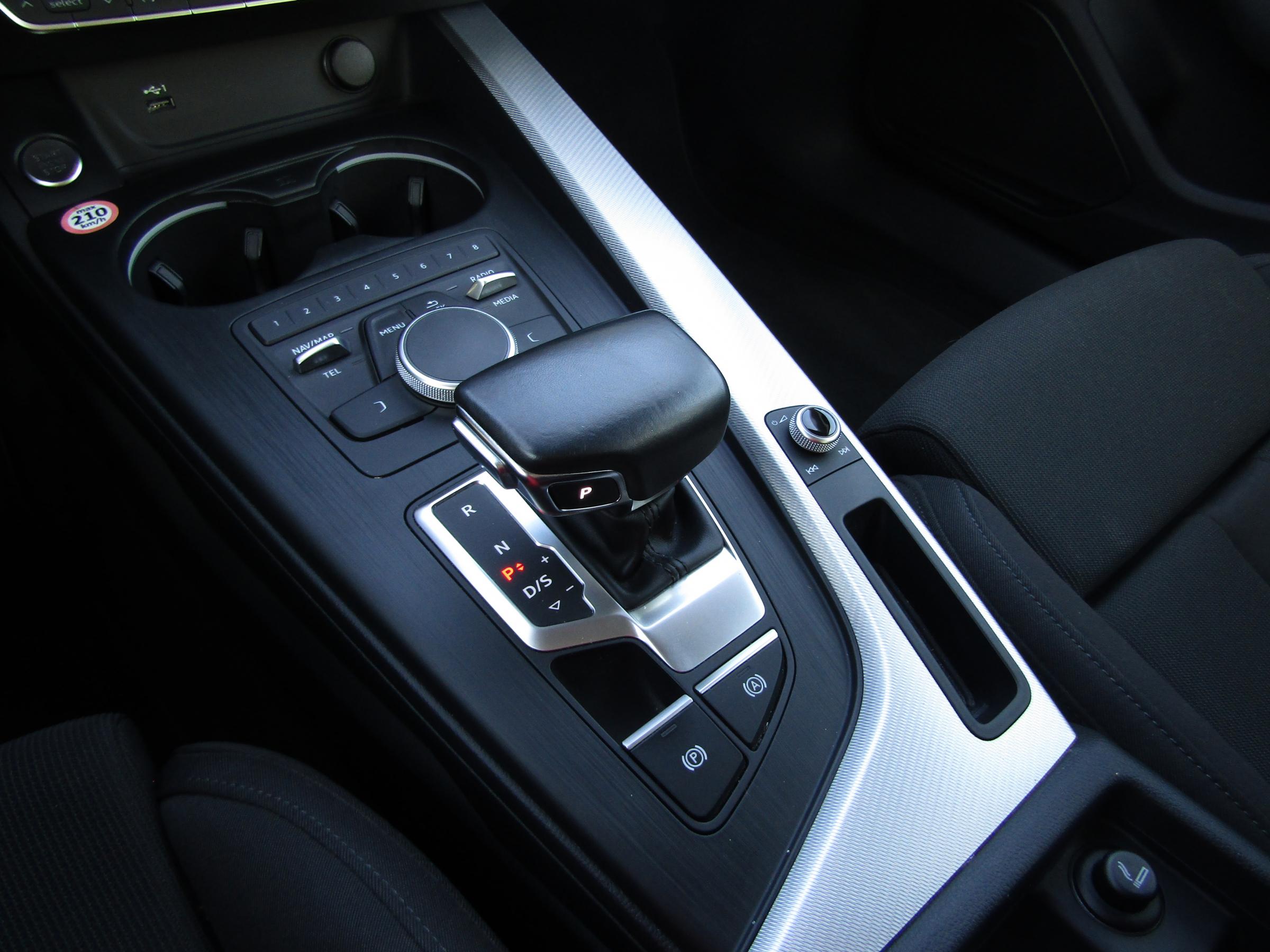 Audi A4, 2018 - pohled č. 13