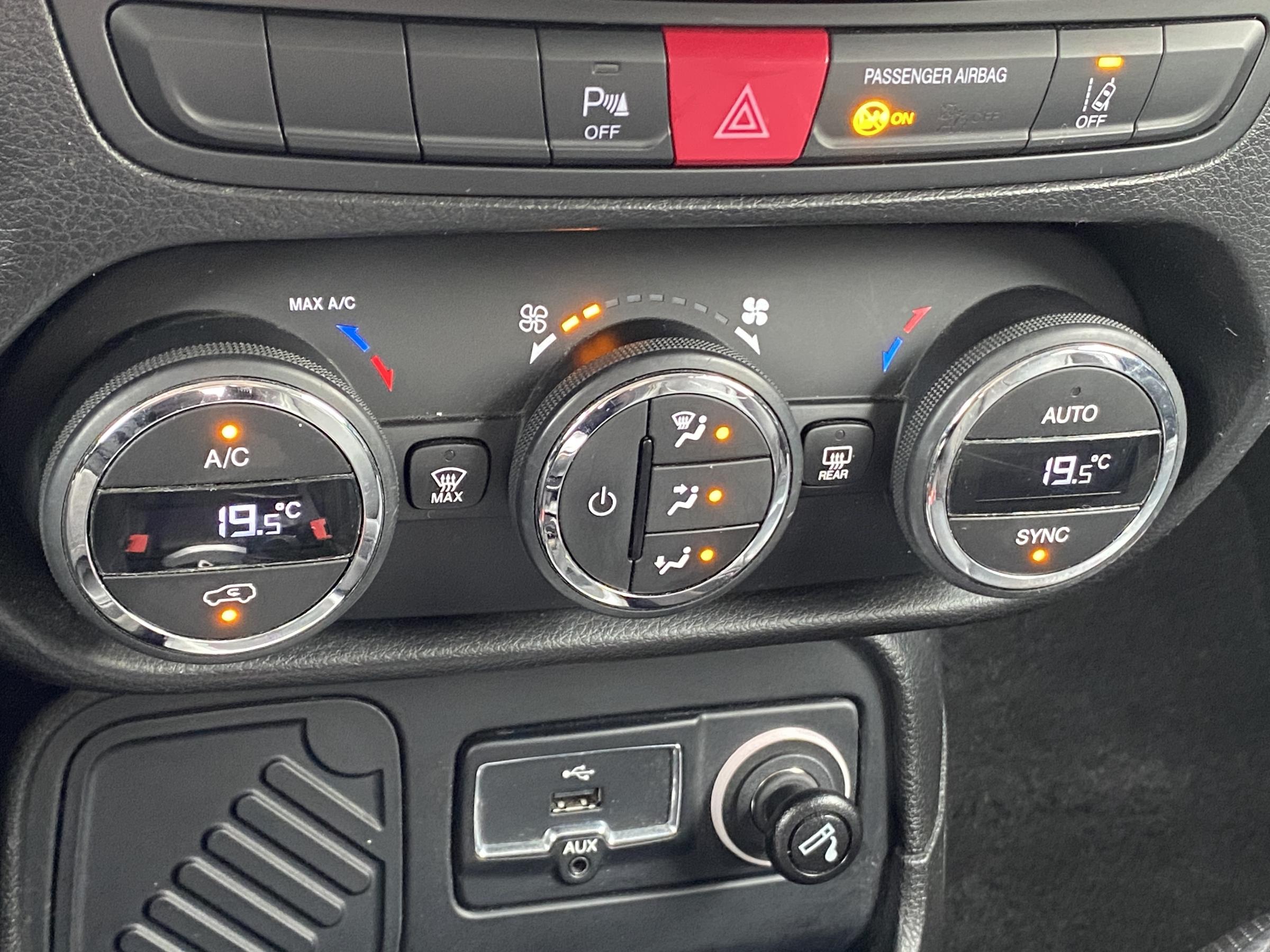 Jeep Renegade, 2015 - pohled č. 16